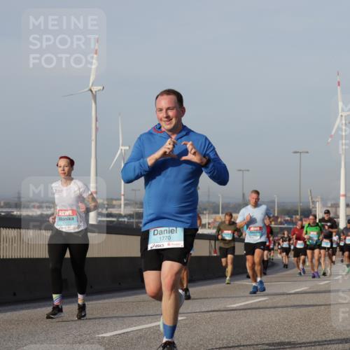 03.10.2026 - Köhlbrandbrückenlauf Yannick Fuchs http://msf.ph/oto/10776022 03.10.2026 09:42:02 Position 2 1722, 1770 meine-sportfotos.de