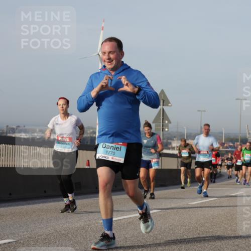 03.10.2026 - Köhlbrandbrückenlauf Yannick Fuchs http://msf.ph/oto/10776028 03.10.2026 09:42:03 Position 2 1722, 1770 meine-sportfotos.de