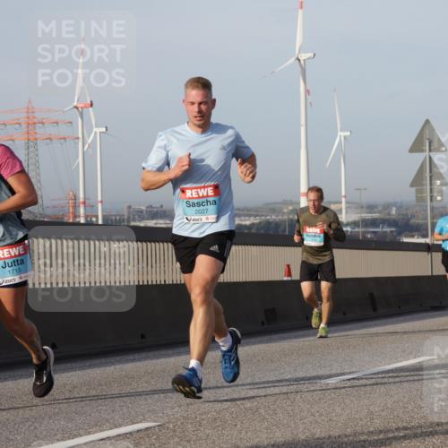 03.10.2026 - Köhlbrandbrückenlauf Yannick Fuchs http://msf.ph/oto/10776065 03.10.2026 09:42:06 Position 2 1715, 2027 meine-sportfotos.de