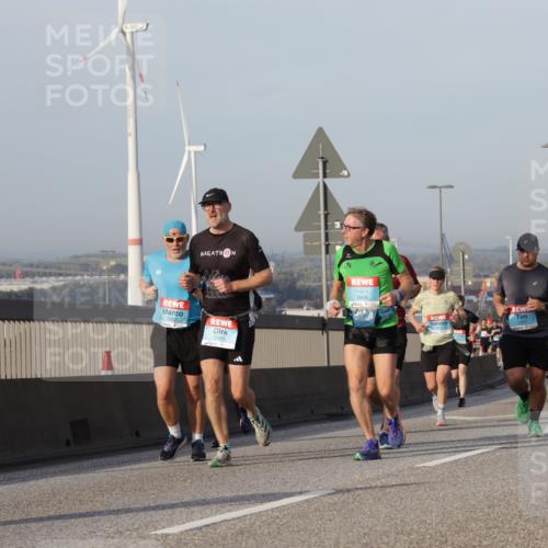 03.10.2026 - Köhlbrandbrückenlauf Yannick Fuchs http://msf.ph/oto/10776101 03.10.2026 09:42:09 Position 2 1262, 3900, 1454 meine-sportfotos.de