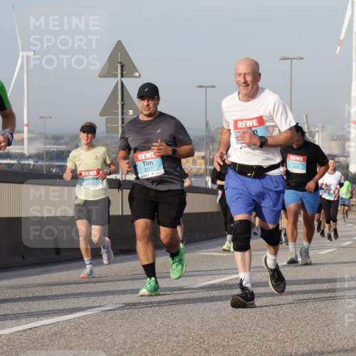 03.10.2026 - Köhlbrandbrückenlauf Yannick Fuchs http://msf.ph/oto/10776131 03.10.2026 09:42:12 Position 2 20, 3900, 2227 meine-sportfotos.de