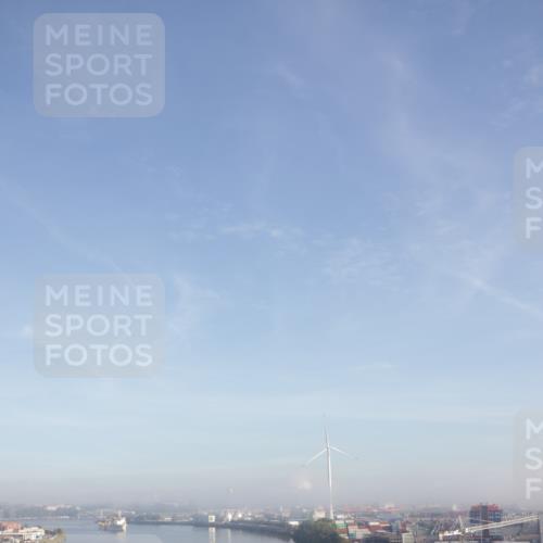 03.10.2026 - Köhlbrandbrückenlauf Yannick Fuchs http://msf.ph/oto/10776140 03.10.2026 09:07:59 Position 1  meine-sportfotos.de