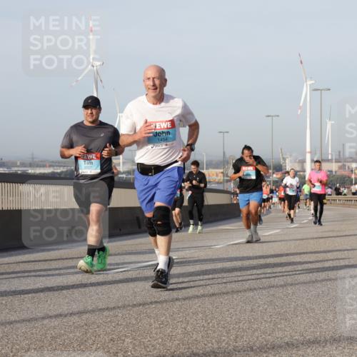 03.10.2026 - Köhlbrandbrückenlauf Yannick Fuchs http://msf.ph/oto/10776158 03.10.2026 09:42:13 Position 2 3900, 1454, 2227, 1 meine-sportfotos.de