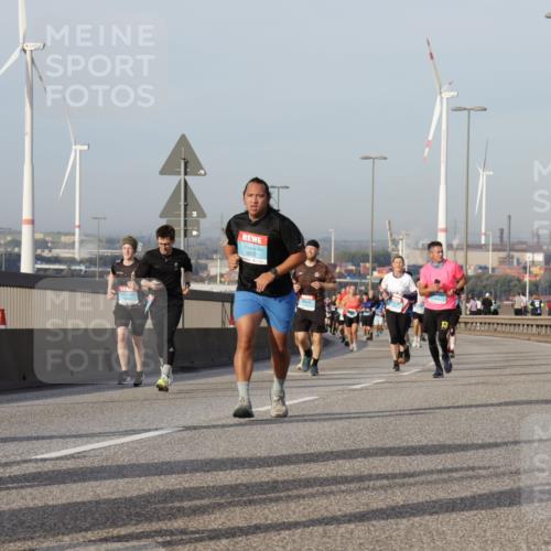 03.10.2026 - Köhlbrandbrückenlauf Yannick Fuchs http://msf.ph/oto/10776170 03.10.2026 09:42:15 Position 2 3833, 1325 meine-sportfotos.de