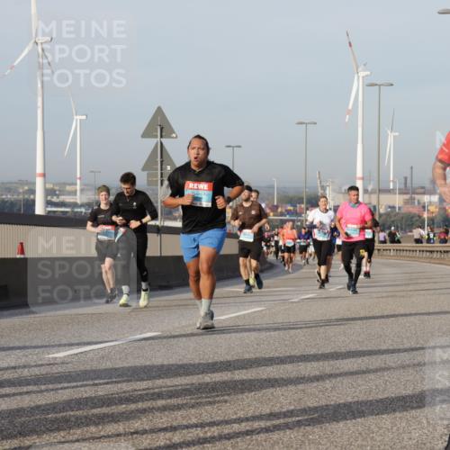 03.10.2026 - Köhlbrandbrückenlauf Yannick Fuchs http://msf.ph/oto/10776178 03.10.2026 09:42:15 Position 2 2011, 1325 meine-sportfotos.de