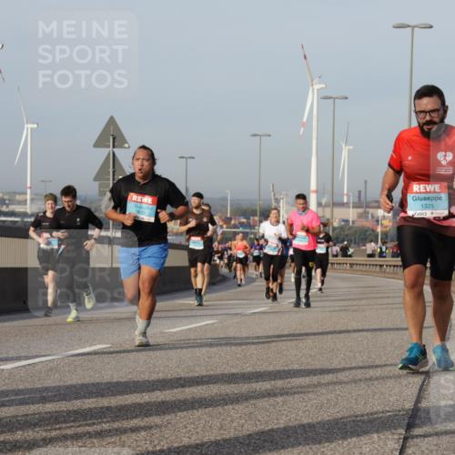 03.10.2026 - Köhlbrandbrückenlauf Yannick Fuchs http://msf.ph/oto/10776181 03.10.2026 09:42:15 Position 2 3833, 1325 meine-sportfotos.de