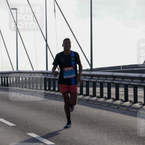 03.10.2026 - Köhlbrandbrückenlauf Yannick Fuchs http://msf.ph/oto/10776183 03.10.2026 09:16:27 Position 1 1263 meine-sportfotos.de