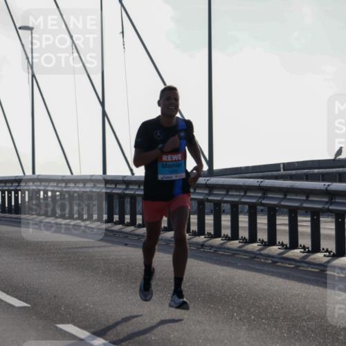 03.10.2026 - Köhlbrandbrückenlauf Yannick Fuchs http://msf.ph/oto/10776184 03.10.2026 09:16:27 Position 1 1263 meine-sportfotos.de
