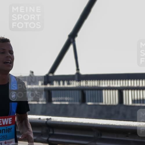 03.10.2026 - Köhlbrandbrückenlauf Yannick Fuchs http://msf.ph/oto/10776192 03.10.2026 09:16:31 Position 1 1263 meine-sportfotos.de