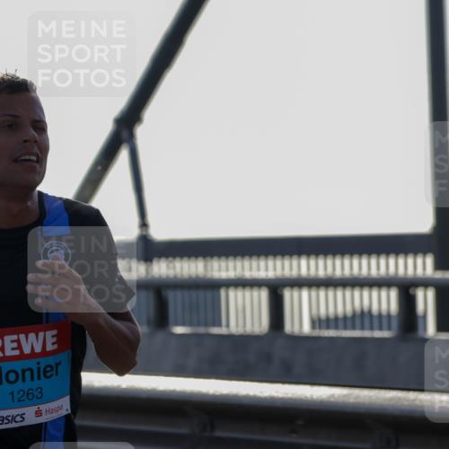 03.10.2026 - Köhlbrandbrückenlauf Yannick Fuchs http://msf.ph/oto/10776195 03.10.2026 09:16:31 Position 1 118, 11, 1263 meine-sportfotos.de