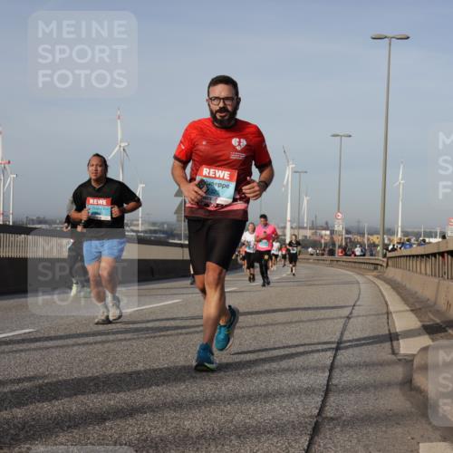 03.10.2026 - Köhlbrandbrückenlauf Yannick Fuchs http://msf.ph/oto/10776203 03.10.2026 09:42:17 Position 2 1325 meine-sportfotos.de