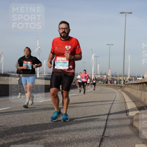 03.10.2026 - Köhlbrandbrückenlauf Yannick Fuchs http://msf.ph/oto/10776206 03.10.2026 09:42:17 Position 2 1325 meine-sportfotos.de