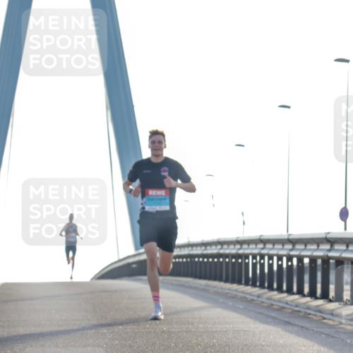 03.10.2026 - Köhlbrandbrückenlauf Yannick Fuchs http://msf.ph/oto/10776221 03.10.2026 09:16:58 Position 1  meine-sportfotos.de