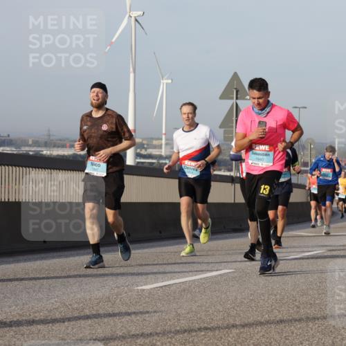 03.10.2026 - Köhlbrandbrückenlauf Yannick Fuchs http://msf.ph/oto/10776239 03.10.2026 09:42:20 Position 2 1937, 1940, 13 meine-sportfotos.de