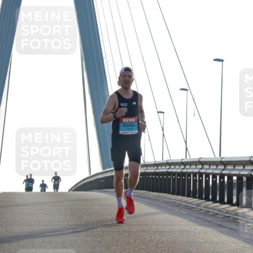 03.10.2026 - Köhlbrandbrückenlauf Yannick Fuchs http://msf.ph/oto/10776243 03.10.2026 09:17:09 Position 1 1508 meine-sportfotos.de