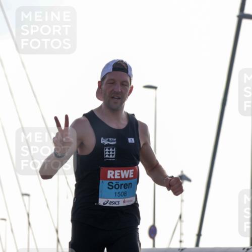 03.10.2026 - Köhlbrandbrückenlauf Yannick Fuchs http://msf.ph/oto/10776251 03.10.2026 09:17:11 Position 1 1508 meine-sportfotos.de