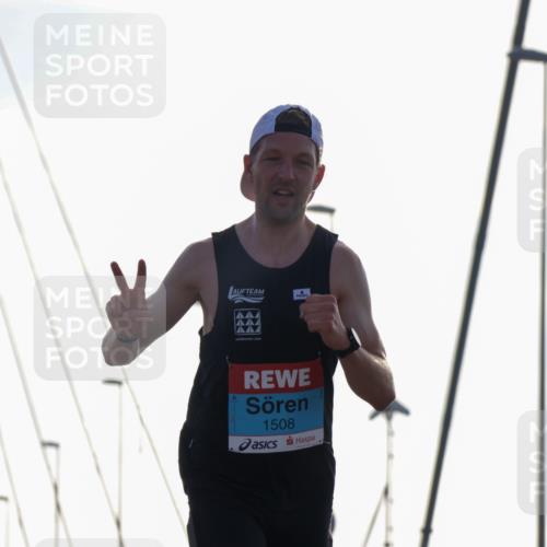 03.10.2026 - Köhlbrandbrückenlauf Yannick Fuchs http://msf.ph/oto/10776254 03.10.2026 09:17:11 Position 1 1508 meine-sportfotos.de