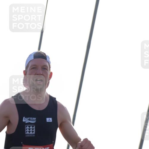 03.10.2026 - Köhlbrandbrückenlauf Yannick Fuchs http://msf.ph/oto/10776259 03.10.2026 09:17:12 Position 1  meine-sportfotos.de
