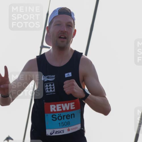 03.10.2026 - Köhlbrandbrückenlauf Yannick Fuchs http://msf.ph/oto/10776261 03.10.2026 09:17:12 Position 1 1508 meine-sportfotos.de