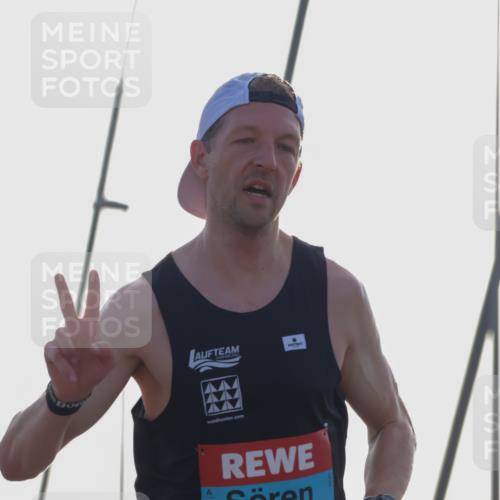 03.10.2026 - Köhlbrandbrückenlauf Yannick Fuchs http://msf.ph/oto/10776264 03.10.2026 09:17:12 Position 1 6 meine-sportfotos.de