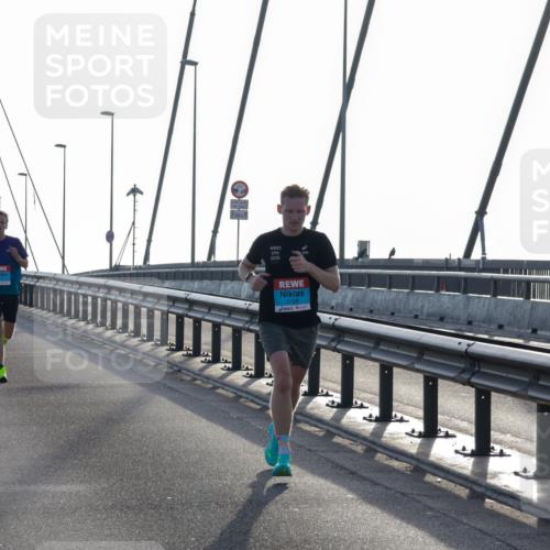 03.10.2026 - Köhlbrandbrückenlauf Yannick Fuchs http://msf.ph/oto/10776283 03.10.2026 09:17:33 Position 1 2026, 2106 meine-sportfotos.de