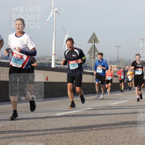 03.10.2026 - Köhlbrandbrückenlauf Yannick Fuchs http://msf.ph/oto/10776284 03.10.2026 09:42:23 Position 2 1618, 1620, 1645 meine-sportfotos.de