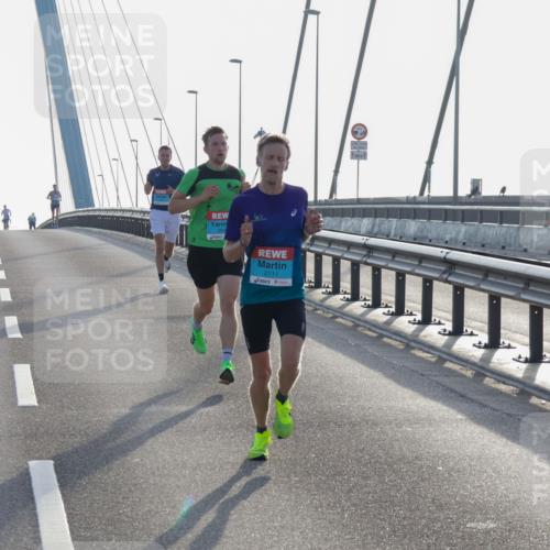 03.10.2026 - Köhlbrandbrückenlauf Yannick Fuchs http://msf.ph/oto/10776298 03.10.2026 09:17:36 Position 1 2111 meine-sportfotos.de