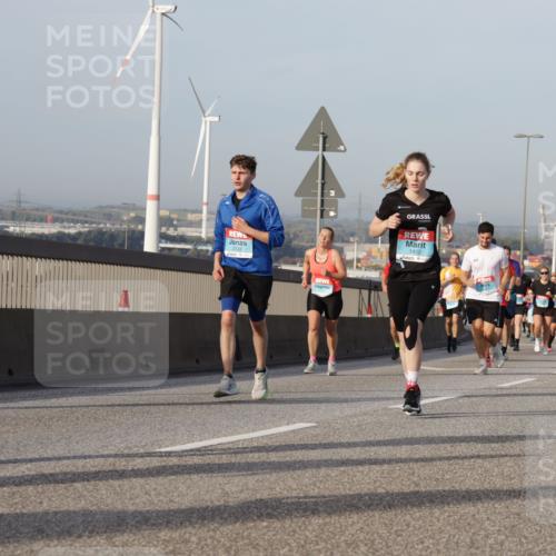 03.10.2026 - Köhlbrandbrückenlauf Yannick Fuchs http://msf.ph/oto/10776307 03.10.2026 09:42:24 Position 2 1645, 1, 1422 meine-sportfotos.de