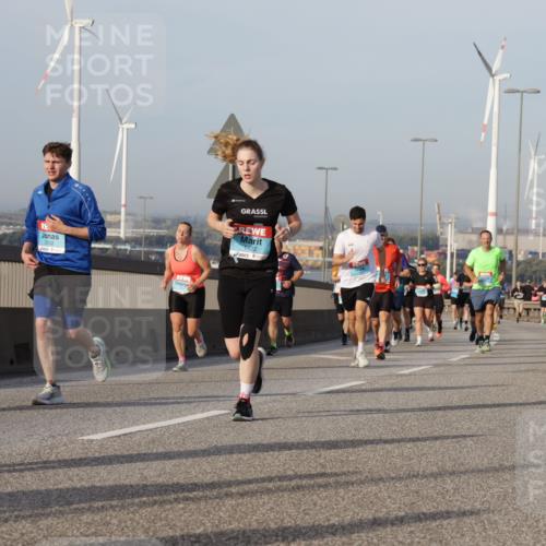 03.10.2026 - Köhlbrandbrückenlauf Yannick Fuchs http://msf.ph/oto/10776316 03.10.2026 09:42:25 Position 2 2532, 1422, 1500, 1 meine-sportfotos.de
