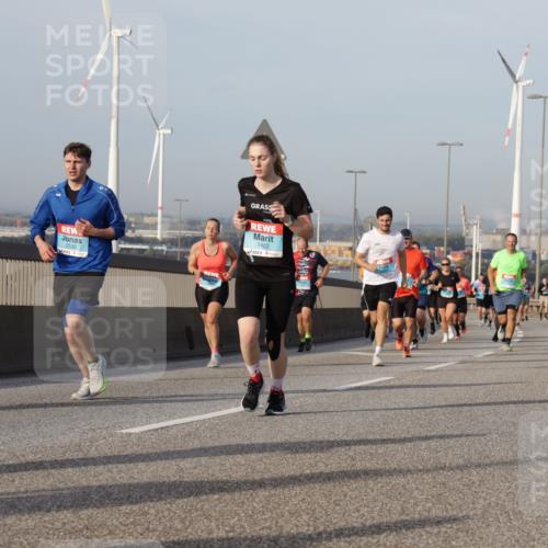 03.10.2026 - Köhlbrandbrückenlauf Yannick Fuchs http://msf.ph/oto/10776319 03.10.2026 09:42:25 Position 2 1422, 1500 meine-sportfotos.de