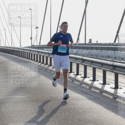 03.10.2026 - Köhlbrandbrückenlauf Yannick Fuchs http://msf.ph/oto/10776323 03.10.2026 09:17:39 Position 1 2131 meine-sportfotos.de