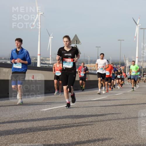 03.10.2026 - Köhlbrandbrückenlauf Yannick Fuchs http://msf.ph/oto/10776326 03.10.2026 09:42:25 Position 2 1422 meine-sportfotos.de