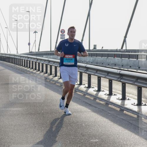 03.10.2026 - Köhlbrandbrückenlauf Yannick Fuchs http://msf.ph/oto/10776327 03.10.2026 09:17:39 Position 1 2131 meine-sportfotos.de