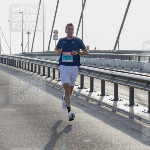 03.10.2026 - Köhlbrandbrückenlauf Yannick Fuchs http://msf.ph/oto/10776329 03.10.2026 09:17:39 Position 1 2131 meine-sportfotos.de