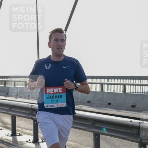 03.10.2026 - Köhlbrandbrückenlauf Yannick Fuchs http://msf.ph/oto/10776342 03.10.2026 09:17:40 Position 1 2131 meine-sportfotos.de