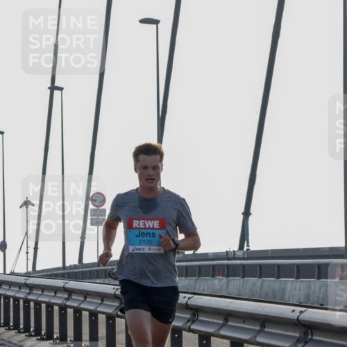03.10.2026 - Köhlbrandbrückenlauf Yannick Fuchs http://msf.ph/oto/10776345 03.10.2026 09:17:55 Position 1 2102 meine-sportfotos.de
