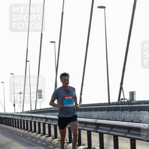 03.10.2026 - Köhlbrandbrückenlauf Yannick Fuchs http://msf.ph/oto/10776351 03.10.2026 09:17:56 Position 1 2102 meine-sportfotos.de