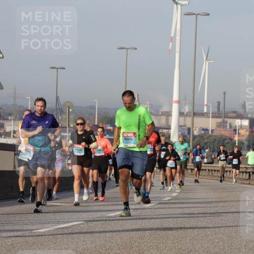 03.10.2026 - Köhlbrandbrückenlauf Yannick Fuchs http://msf.ph/oto/10776360 03.10.2026 09:42:28 Position 2 2626, 1170, 1500 meine-sportfotos.de