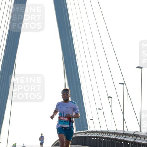 03.10.2026 - Köhlbrandbrückenlauf Yannick Fuchs http://msf.ph/oto/10776364 03.10.2026 09:18:01 Position 1 1063 meine-sportfotos.de