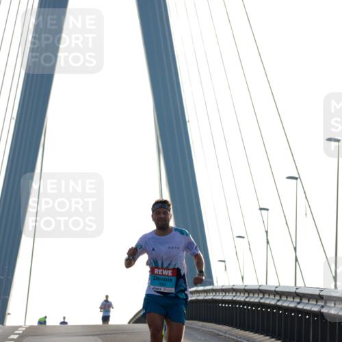 03.10.2026 - Köhlbrandbrückenlauf Yannick Fuchs http://msf.ph/oto/10776367 03.10.2026 09:18:01 Position 1 1063 meine-sportfotos.de