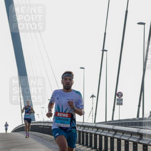03.10.2026 - Köhlbrandbrückenlauf Yannick Fuchs http://msf.ph/oto/10776375 03.10.2026 09:18:05 Position 1 1063 meine-sportfotos.de