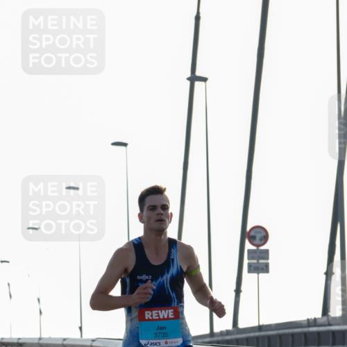 03.10.2026 - Köhlbrandbrückenlauf Yannick Fuchs http://msf.ph/oto/10776417 03.10.2026 09:18:11 Position 1 3735 meine-sportfotos.de