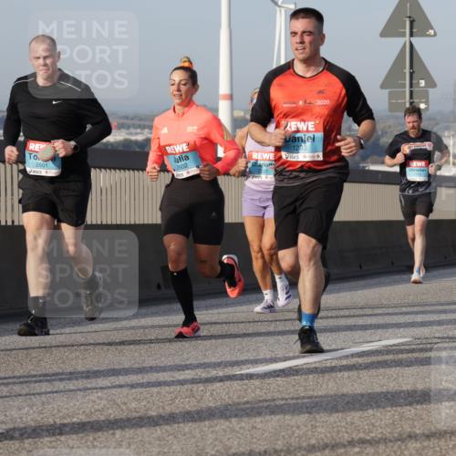 03.10.2026 - Köhlbrandbrückenlauf Yannick Fuchs http://msf.ph/oto/10776448 03.10.2026 09:42:35 Position 2 2020, 2601, 2602, 1293, 2707 meine-sportfotos.de