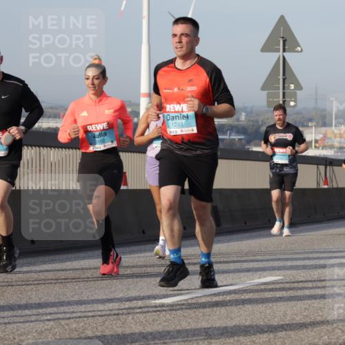 03.10.2026 - Köhlbrandbrückenlauf Yannick Fuchs http://msf.ph/oto/10776450 03.10.2026 09:42:35 Position 2 2020, 2601, 2602, 1293, 1779 meine-sportfotos.de
