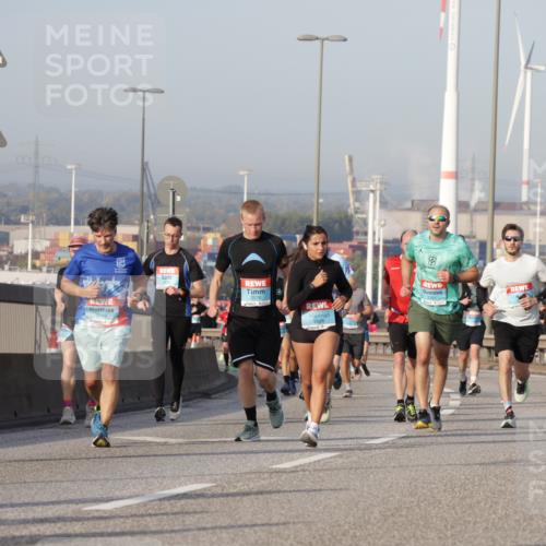 03.10.2026 - Köhlbrandbrückenlauf Yannick Fuchs http://msf.ph/oto/10776457 03.10.2026 09:42:36 Position 2 9, 2094, 2576, 3828, 1500, 10 meine-sportfotos.de