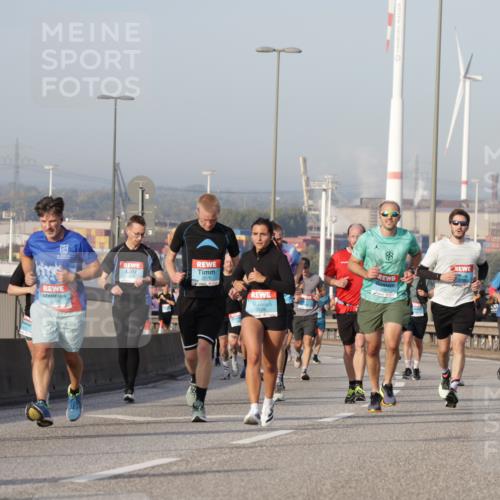 03.10.2026 - Köhlbrandbrückenlauf Yannick Fuchs http://msf.ph/oto/10776463 03.10.2026 09:42:36 Position 2 2094, 2576, 2351, 500 meine-sportfotos.de