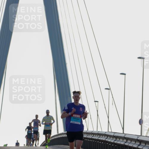 03.10.2026 - Köhlbrandbrückenlauf Yannick Fuchs http://msf.ph/oto/10776481 03.10.2026 09:18:37 Position 1 2172 meine-sportfotos.de
