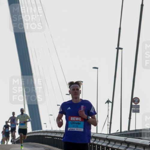03.10.2026 - Köhlbrandbrückenlauf Yannick Fuchs http://msf.ph/oto/10776487 03.10.2026 09:18:41 Position 1 2172 meine-sportfotos.de