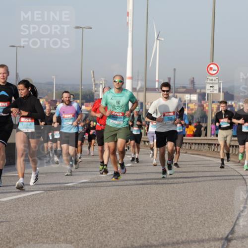 03.10.2026 - Köhlbrandbrückenlauf Yannick Fuchs http://msf.ph/oto/10776501 03.10.2026 09:42:38 Position 2 3828, 1500 meine-sportfotos.de