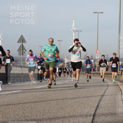 03.10.2026 - Köhlbrandbrückenlauf Yannick Fuchs http://msf.ph/oto/10776519 03.10.2026 09:42:42 Position 2 3828, 1500, 1 meine-sportfotos.de
